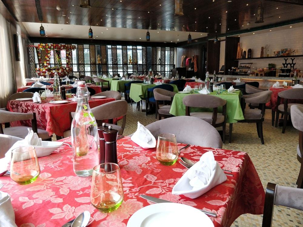 Radisson Lucknow City Center Kültér fotó